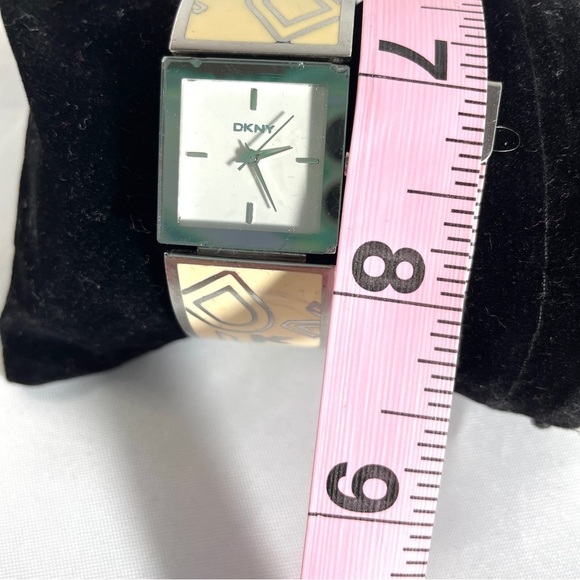 Dkny watch - Picture 6 of 8